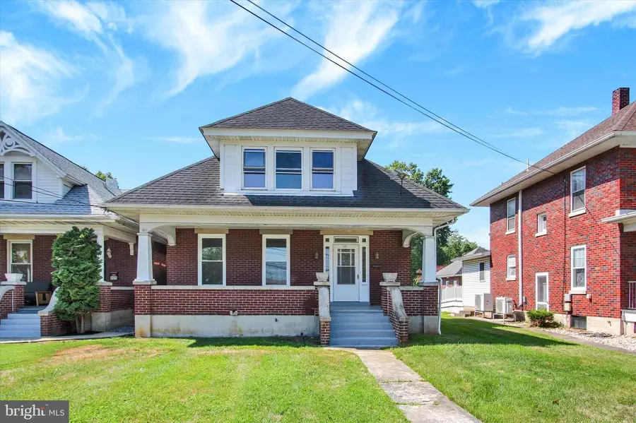 127 W Harrisburg St, Dillsburg, PA 17019 - #2