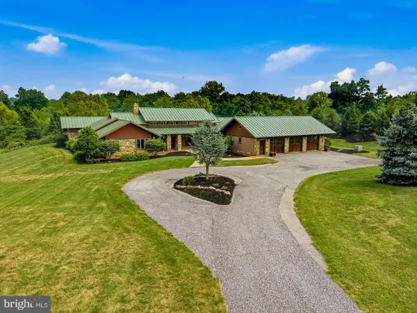 1885 Greenbriar Rd, YORK, PA 17404