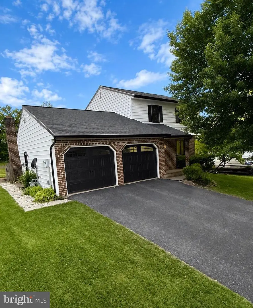 2832 Glen Hollow Dr, York, PA 17406 - #1