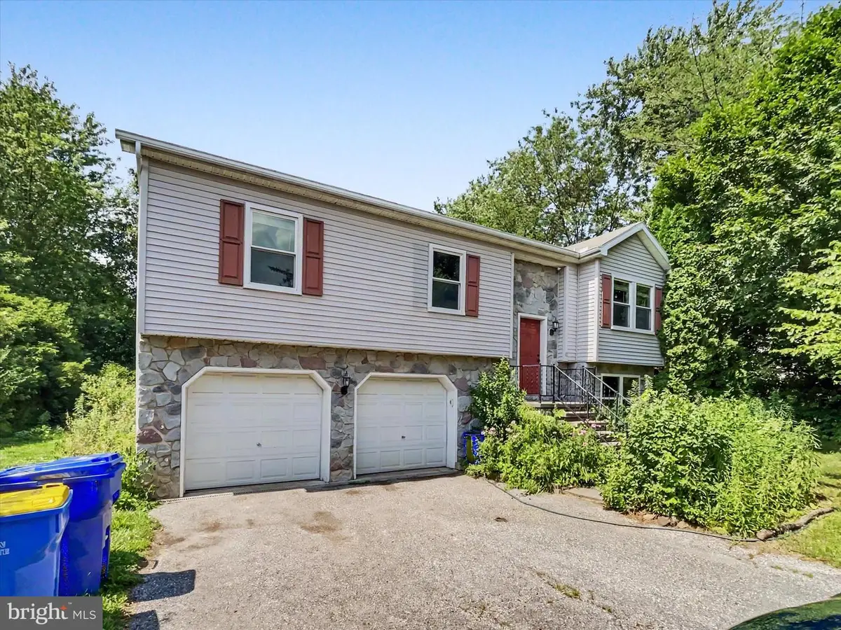 10 Hitching Post Cir, Thomasville, PA 17364 - #1