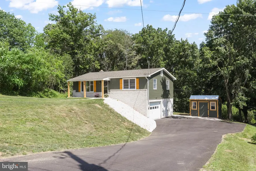 14 Waterfront Dr, Hanover, PA 17331 - #3