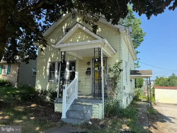 24 Moul Ave, HANOVER, PA 17331