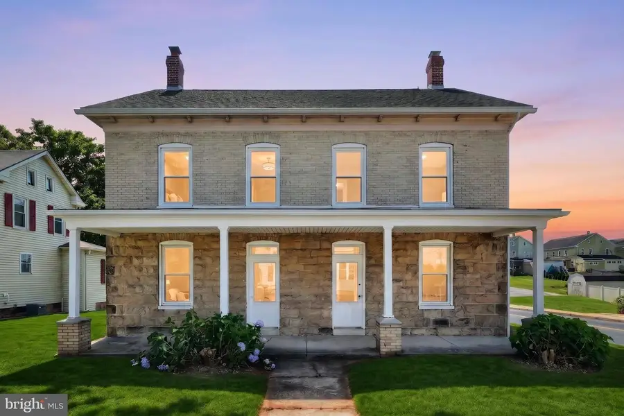 5 N 2nd St, Mount Wolf, PA 17347 - #2