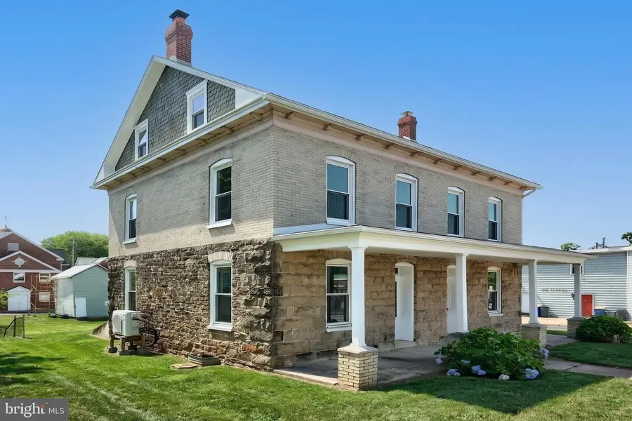 5 N 2nd St, Mount Wolf, PA 17347 - #3