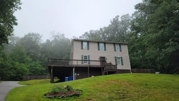 604 Rocky Ridge Rd, SPRING GROVE, PA 17362