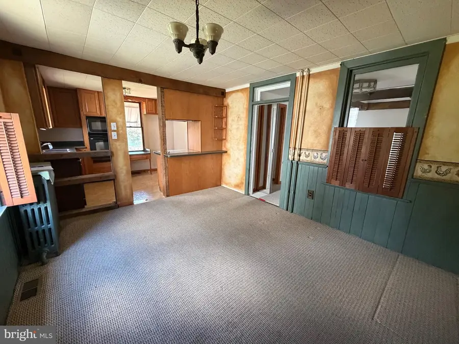 11 S East St, Spring Grove, PA 17362 - #3