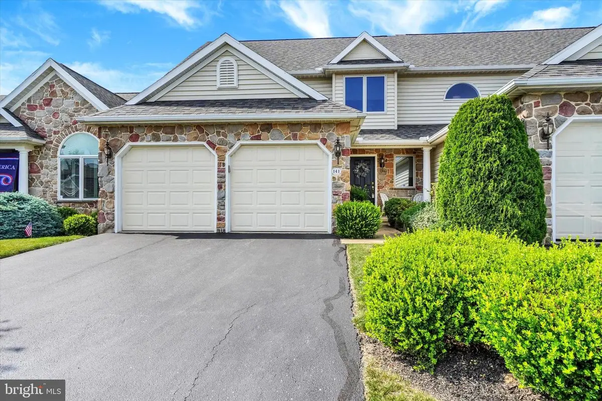 141 Fountain Dr, York, PA 17402 - #1