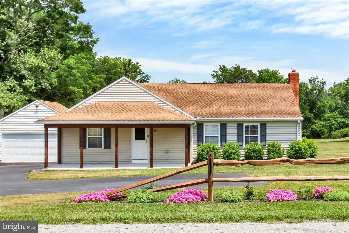 819 Baltimore Rd, Dillsburg, PA 17019 - #1
