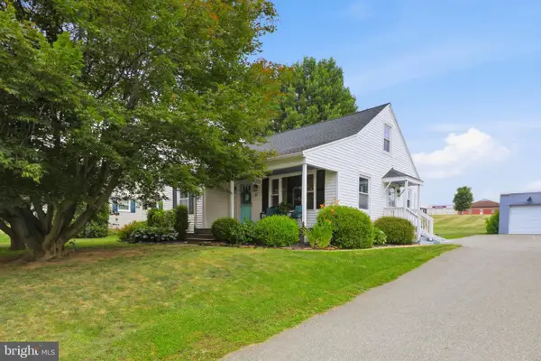 51 S Main St, EAST PROSPECT, PA 17317