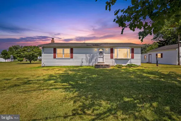 5413 Waltersdorff Rd, SPRING GROVE, PA 17362