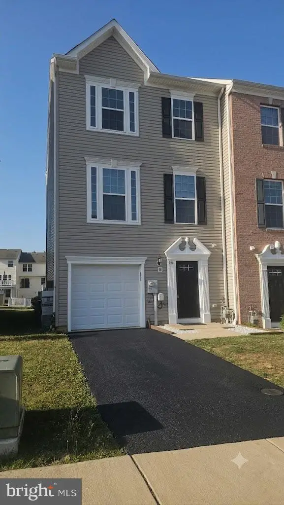 806 Blossom Dr, HANOVER, PA 17331