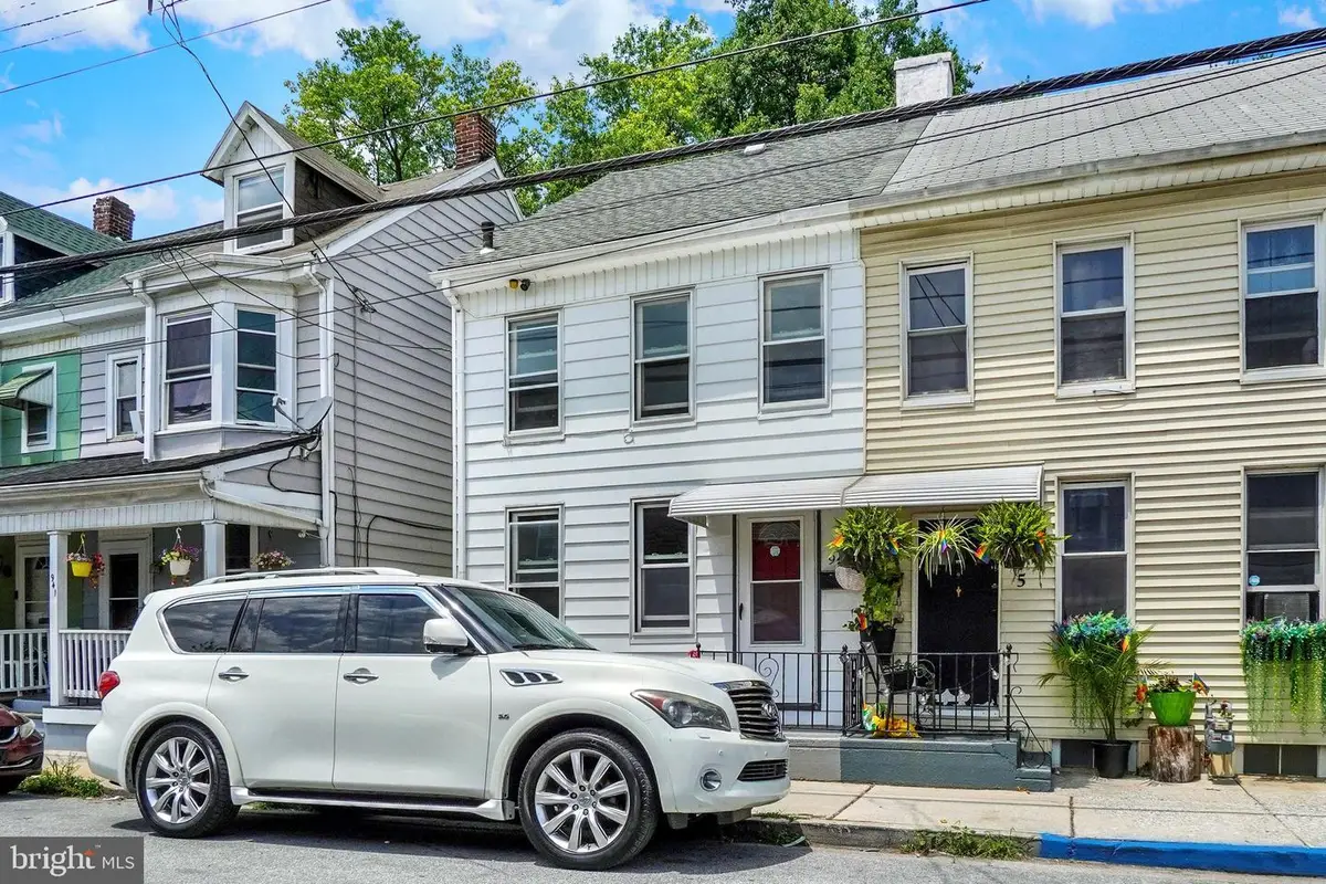943 E King St, York, PA 17403 - #1