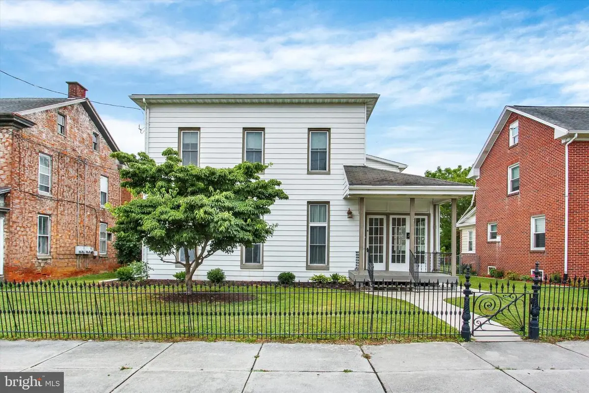 232 N Franklin St, Hanover, PA 17331 - #1