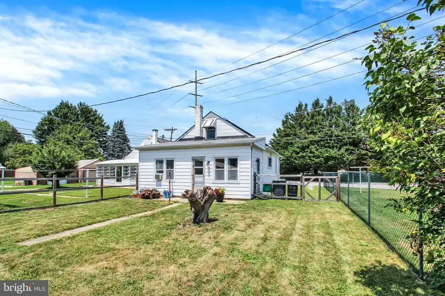 112 Fame Ave, Hanover, PA 17331 - #2