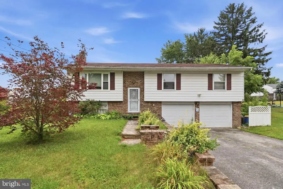 2708 Sunset Ln, York, PA 17408 - #3