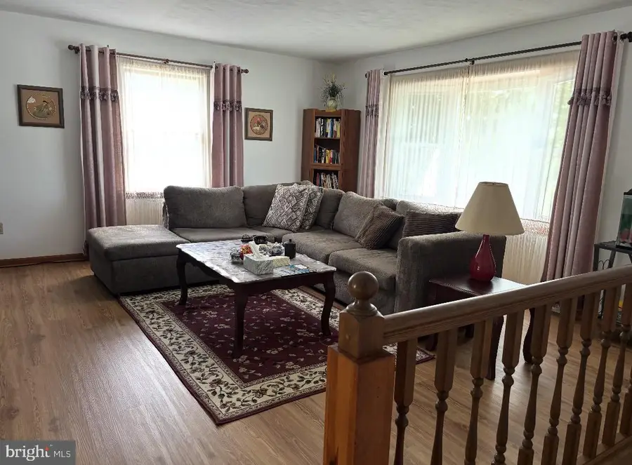 17 Marie Dr, Hanover, PA 17331 - #3