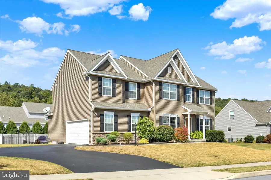 313 Lamp Post Ln, Etters, PA 17319 - #2