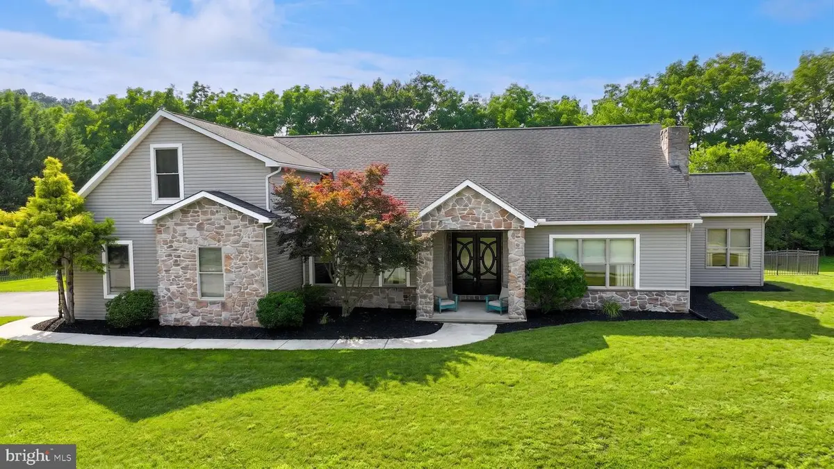 110 Brylea Dr, Mount Wolf, PA 17347 - #1