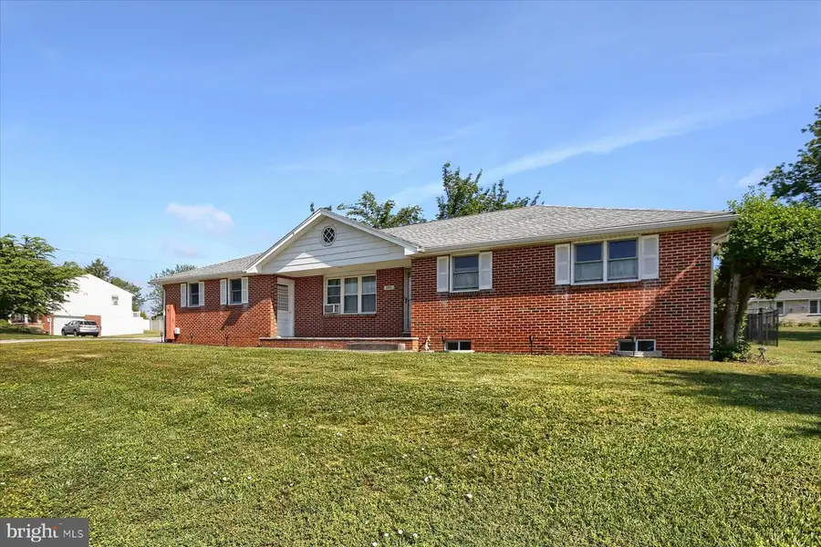 101 Raypaula Dr, Shrewsbury, PA 17361 - #2