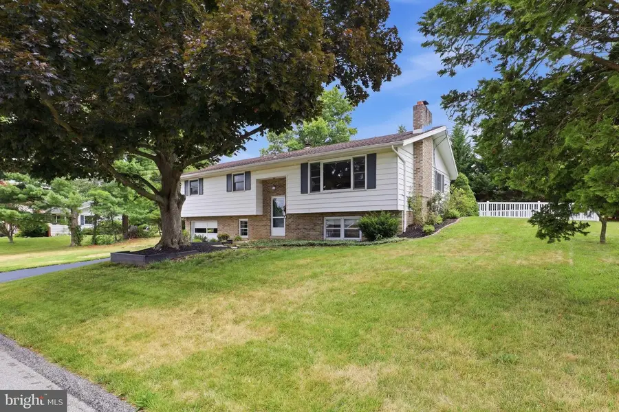 137 Ridgefield Dr, York, PA 17403 - #2