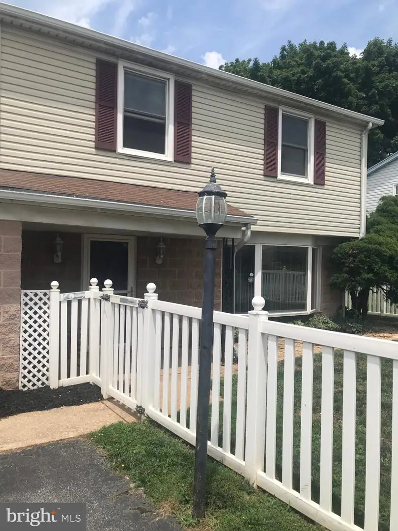 975 Marbrook Ln, York, PA 17404 - #2