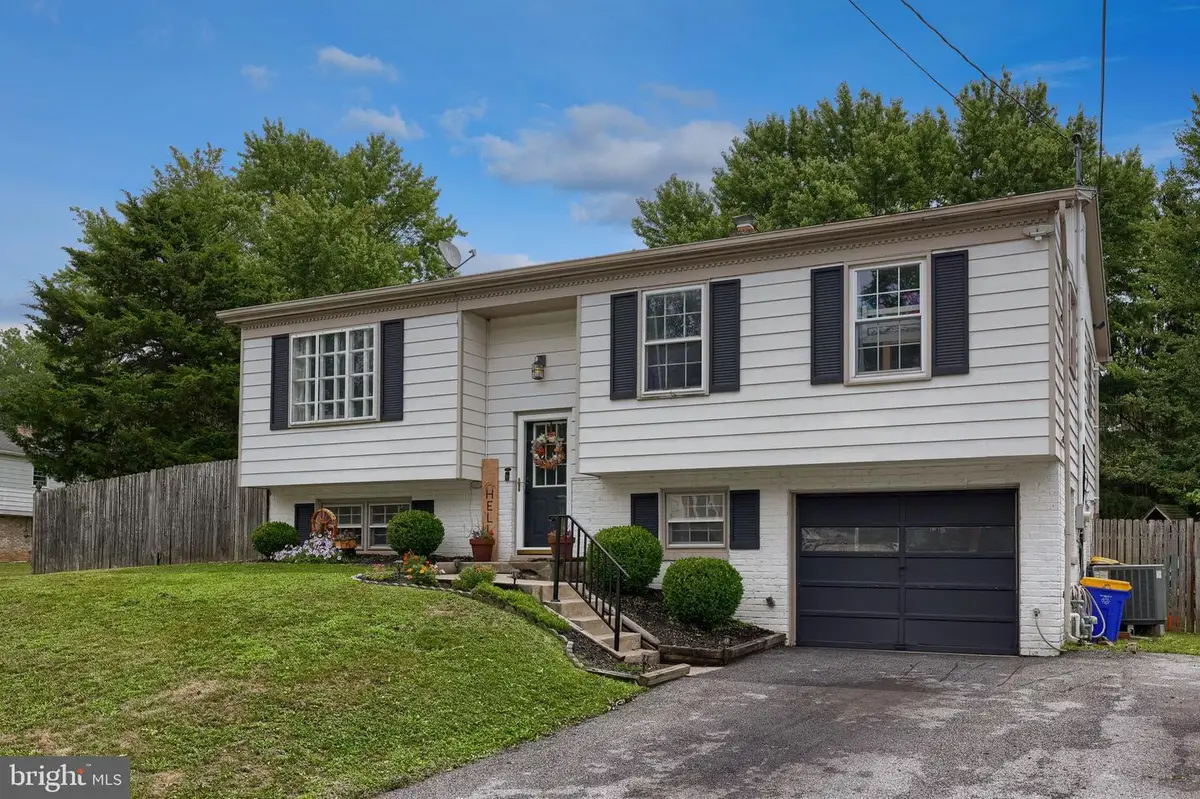 2520 Log Cabin Rd, York, PA 17408 - #1