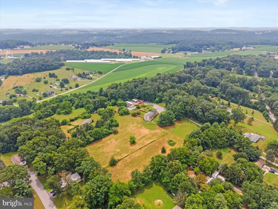 333 Newcomer Rd, Windsor, PA 17366 - #3