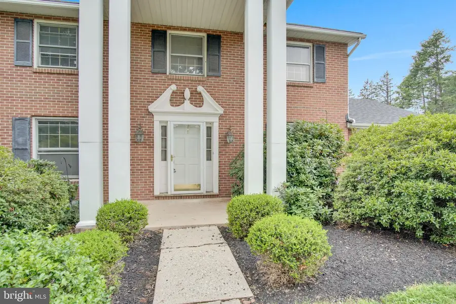 811 Greenbriar Rd, York, PA 17404 - #3