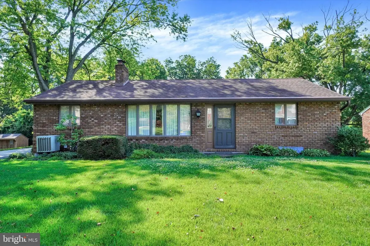 406 Beaumont Rd, York, PA 17403 - #1