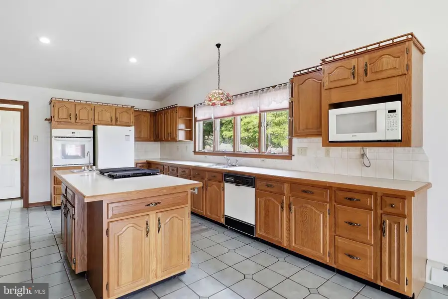 2884 Sunset Dr, Dallastown, PA 17313 - #3