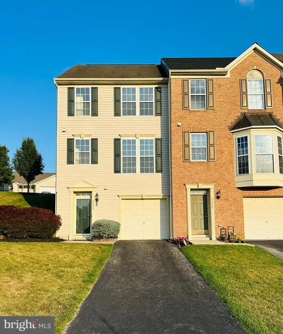 7115 S Sentinel Ln, York, PA 17403 - #2