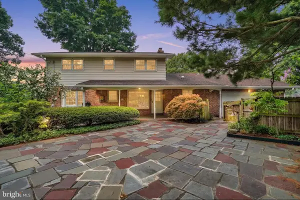 100 Shelbourne Dr, YORK, PA 17403