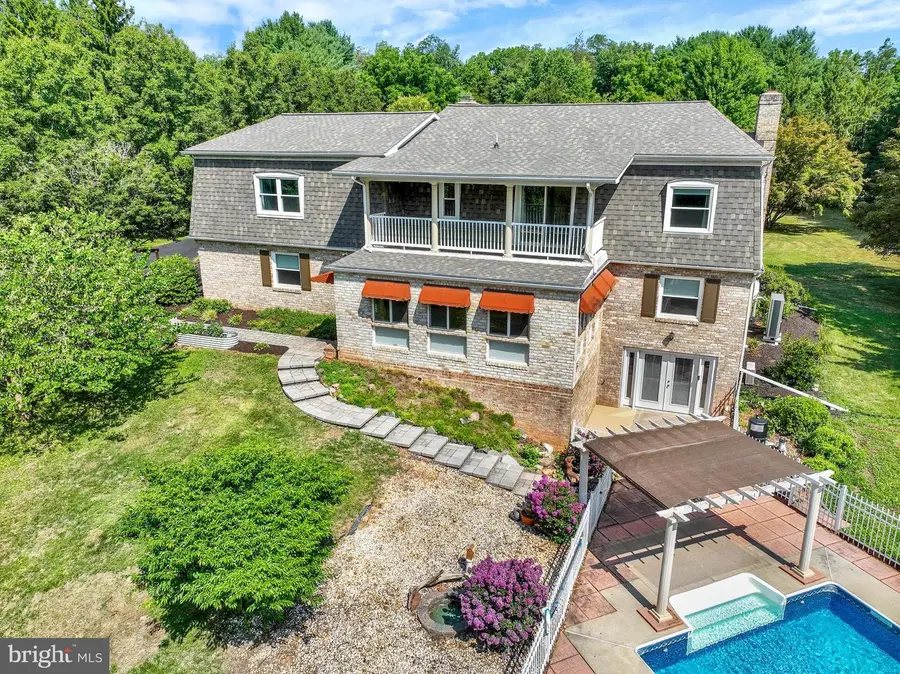 70 Kirmis Ct, Dover, PA 17315 - #2