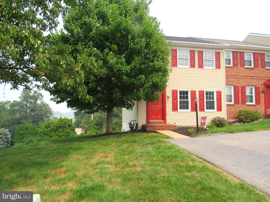 2685 Woodmont Dr, York, PA 17404 - #3