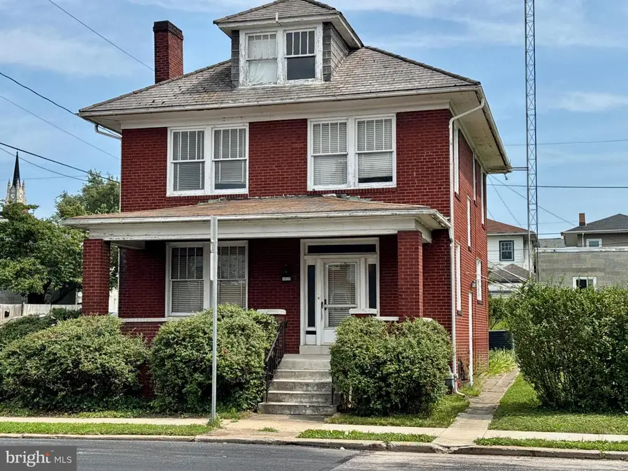 990 E Philadelphia St, York, PA 17403 - #2
