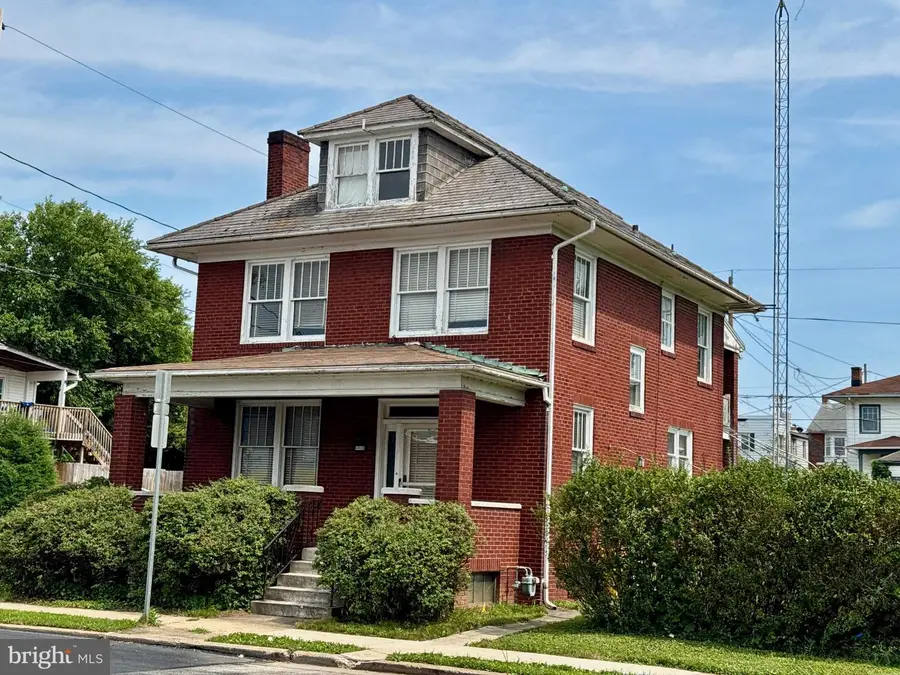 990 E Philadelphia St, York, PA 17403 - #3