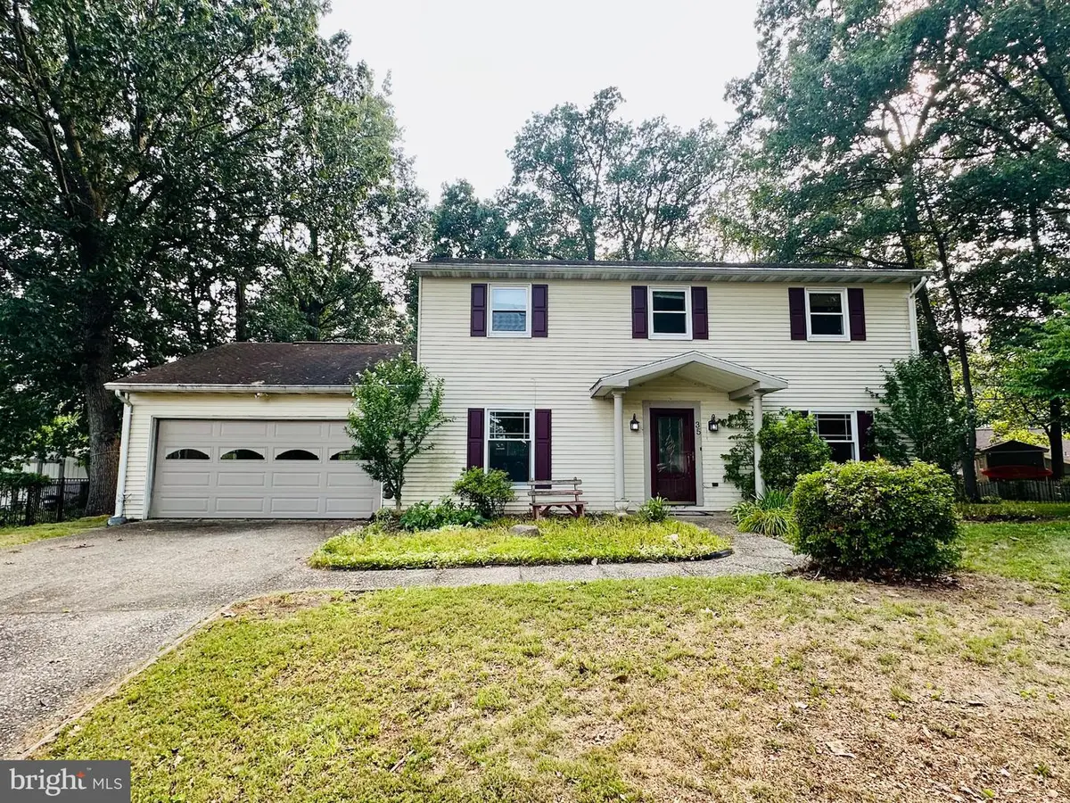 35 Johnston Cir, Hanover, PA 17331 - #1