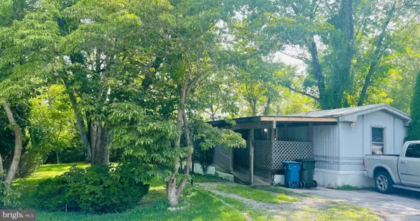 563 Pine Dr, YORK, PA 17406