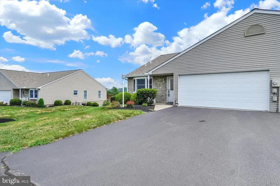 2475 Pin Oak Dr #64, York, PA 17406 - #3