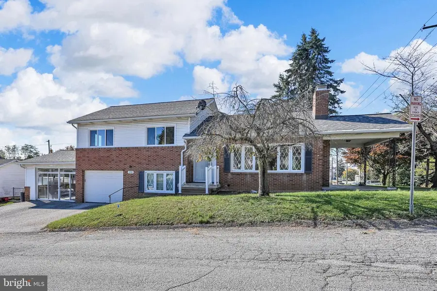 290 E Broadway, Red Lion, PA 17356 - #3
