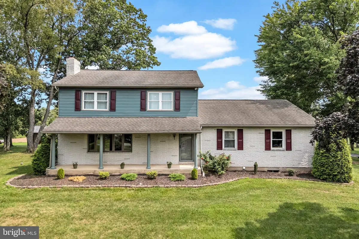 901 Butter Rd, Dover, PA 17315 - #1