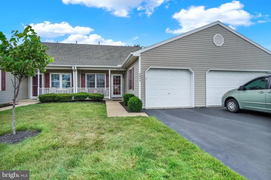 2053 Village Cir E, York, PA 17404 - #2