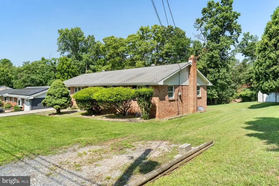 222 Oak Knoll Rd, New Cumberland, PA 17070 - #3