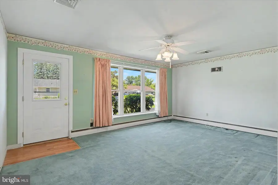 308 Hillcrest Dr, New Cumberland, PA 17070 - #3