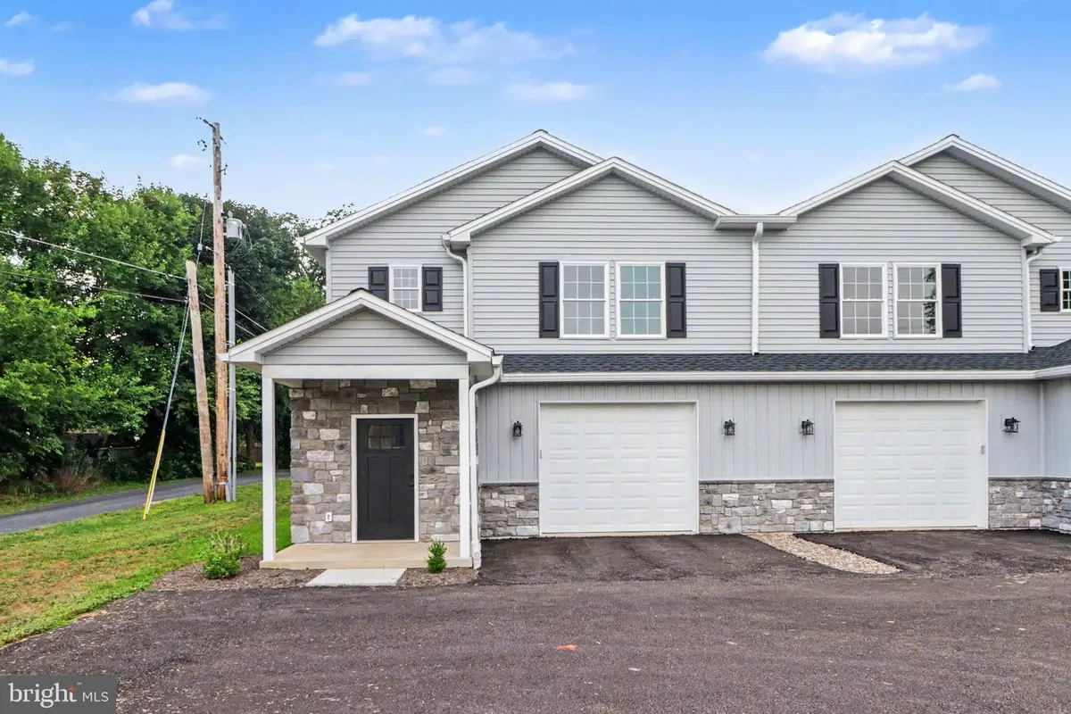 507 S Baltimore St, Dillsburg, PA 17019 - #1