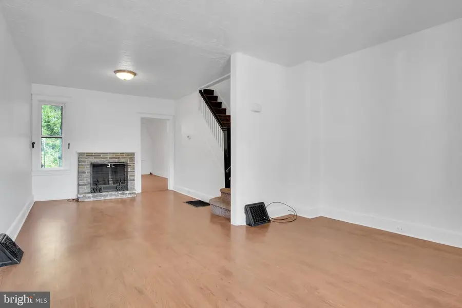 967 E King St, York, PA 17403 - #2