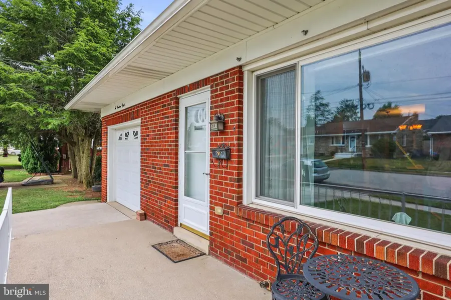 208 Willow St, Hanover, PA 17331 - #3