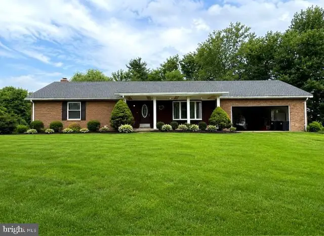 9520 Carlisle Rd, Dillsburg, PA 17019 - #1