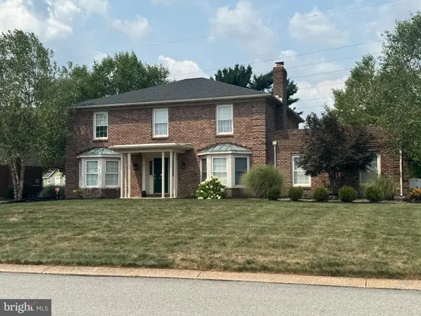 2670 Oberlin Dr, YORK, PA 17404