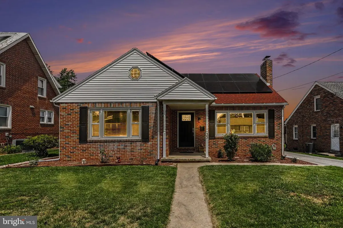 33 N Queen St, Dover, PA 17315 - #1